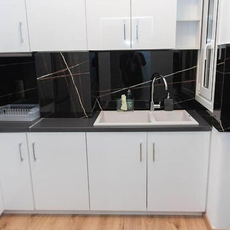 Renovated Spacious Flat 7Min To Subway Station- アテネ エクステリア 写真