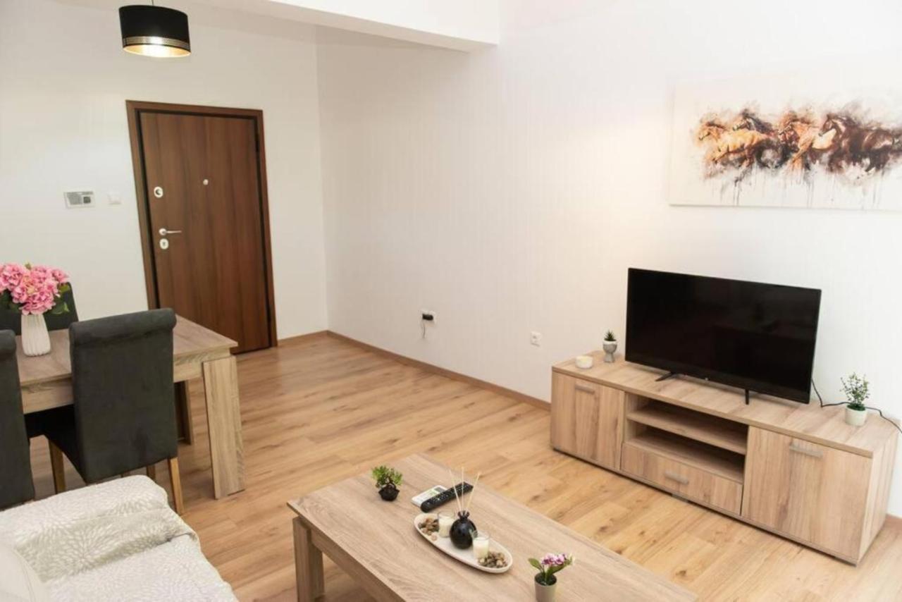 Renovated Spacious Flat 7Min To Subway Station- アテネ エクステリア 写真