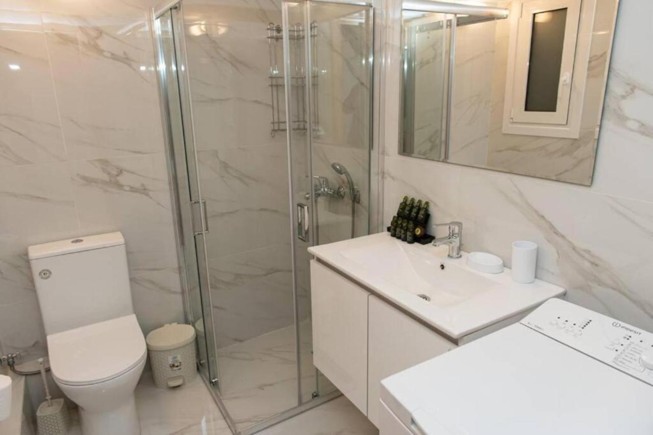 Renovated Spacious Flat 7Min To Subway Station- アテネ エクステリア 写真